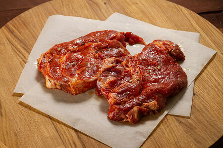 Маринованные стейки из свиной шейки