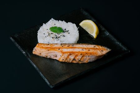 Стейк из семги с рисом