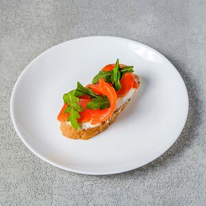 Брускетта с семгой и сливочным сыром