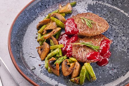 Медальоны из быка