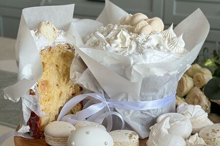 Кулич с итальянскими цукатами из апельсина и вишни (средний)