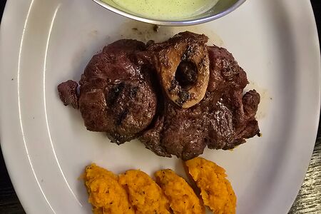 Оссобука с пюре из батата