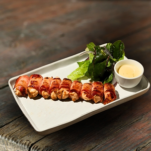 Рулетики из курицы в беконе*