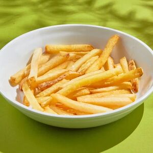 Картофель фри с сырным соусом