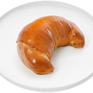 Рогалик с вишней