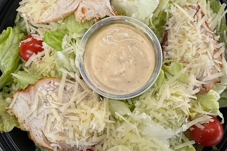 Салат Цезарь с курицей
