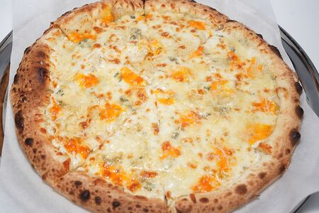 Пицца Четыре сыра 