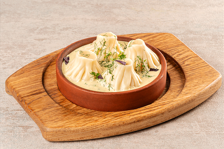 Хинкали патара с креветкой в сливочно-сырном соусе