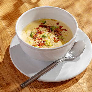 Сырный суп с беконом и брокколи