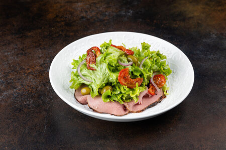 Салат с ростбифом