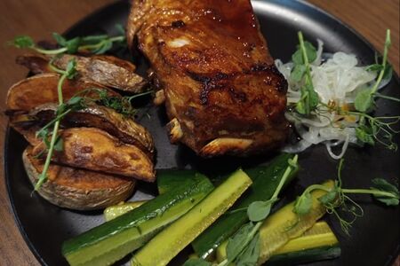 Свиные ребрышки в медовой глазури