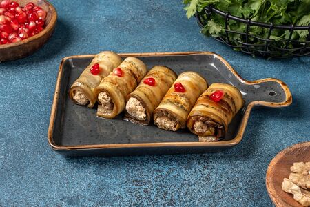 Баклажановые рулетики с сыром