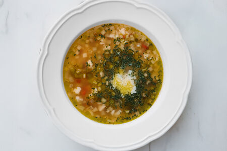 Минестроне с фасолью и пекорино