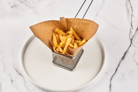 Картофель фри с пармезаном и трюфельным маслом 