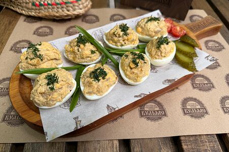 Яйца, фаршированные по-домашнему с мясом