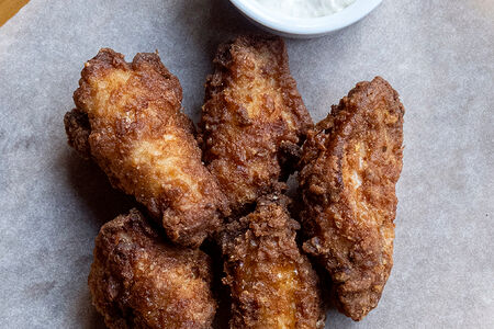 Куриные крылья в панировке