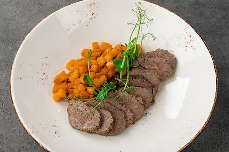 Соте из тыквы с ростбифом