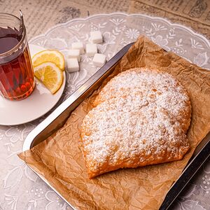 Чебуреники с яблоком