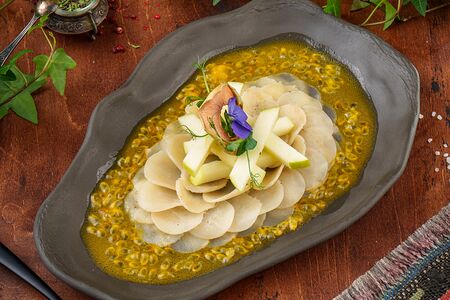 Карпаччо из морского гребешка