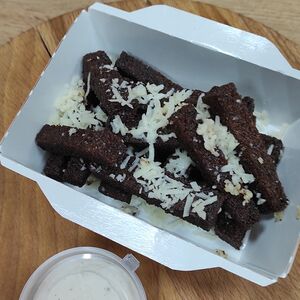 Чесночные гренки под сыром пармезан