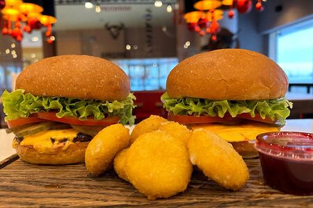 Два Чизбургера + Чизболлз