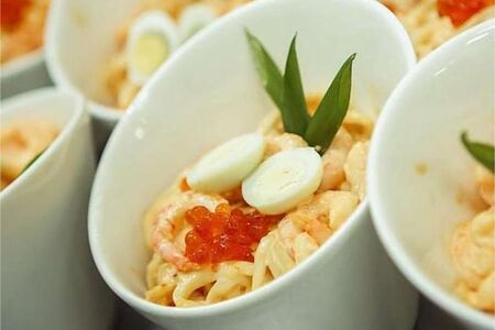 Салат из кальмаров с соусом Тай