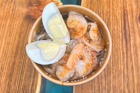 Рамен с тигровой креветкой