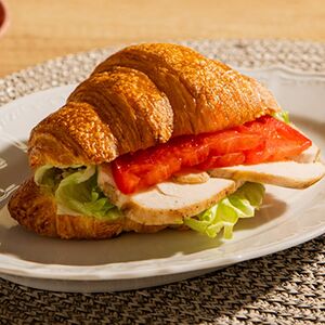 Круассан с цыплёнком