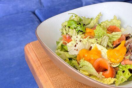 Салат с форелью