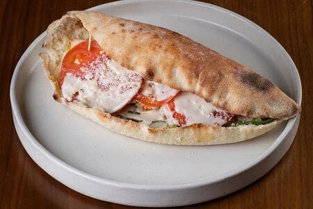 Сэндвич Цезарь в пите