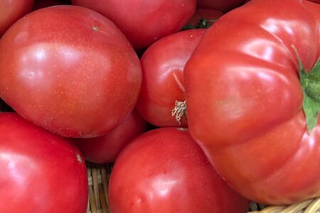 Помидоры розовые