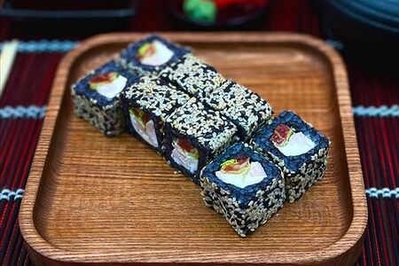 Чёрный Чикен ролл