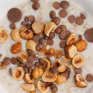 Овсяная с шоколадом и орехами