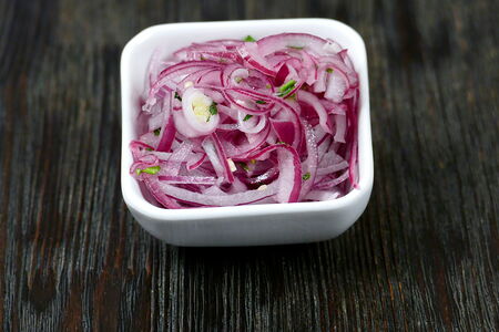 Лук маринованный