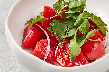 Томаты с луком