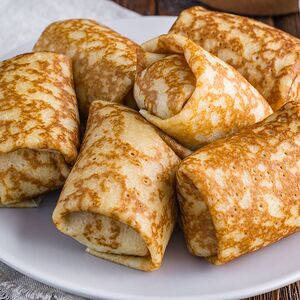 Блинчик с куриной печенью и рисом