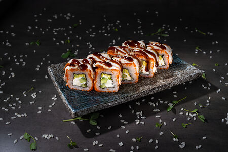 Ролл Калифорния с угрем