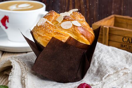 Бриошь с заварным кремом