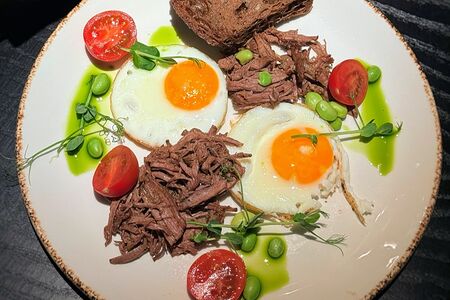 Английский со рваной говядиной