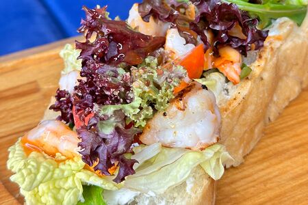 Брускетта с креветкой