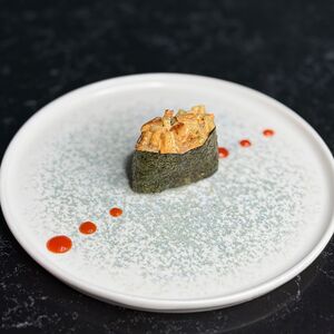 Гункан с угрём 