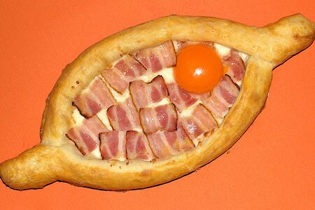 Аджарули с беконом