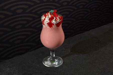 Милк клубничный