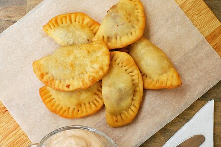 Чебуречки с ветчиной и сыром