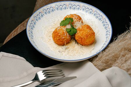 Ньокки из тунца и картофеля, со сморчками в сливочном соусе