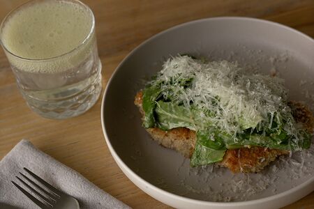 Куриный шницель Цезарь 