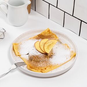 Блинчик с яблоком и корицей