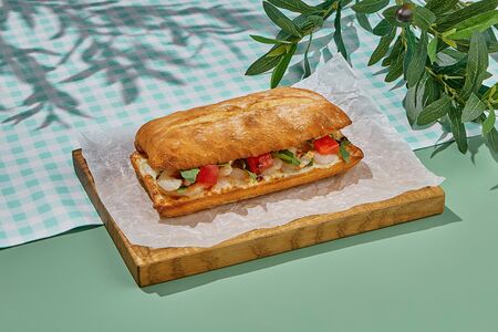 Панини-сэндвич по-средиземноморски