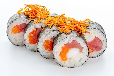 Маки с лососем, тунцом и креветкой