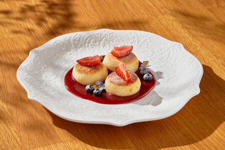 Сырники с клубничным джемом